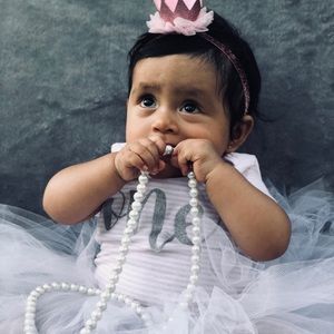 Meet your Posher, Ernestina